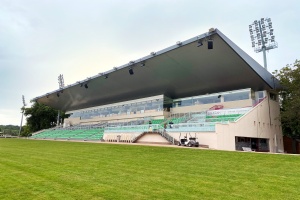 New sound system for venerable horse racing track