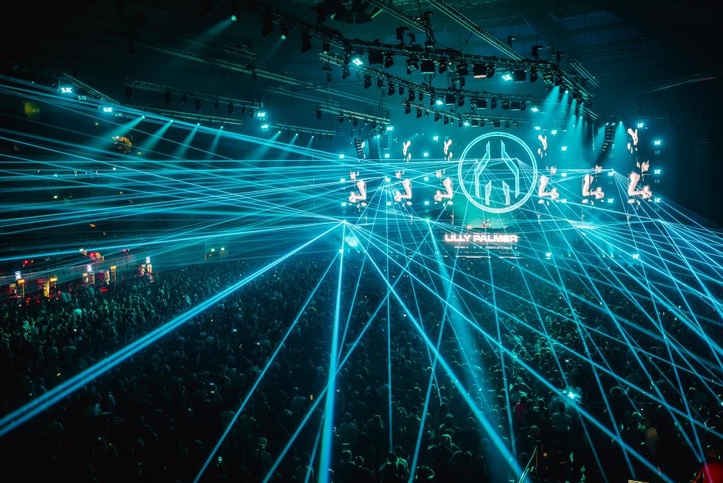 Video-capable hybrid strobe for ‘the mother of all raves’